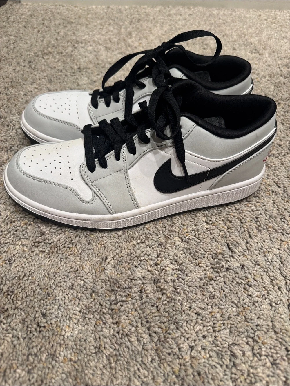 Jordan Low-Top Sneakers in Light Gray, White and Black